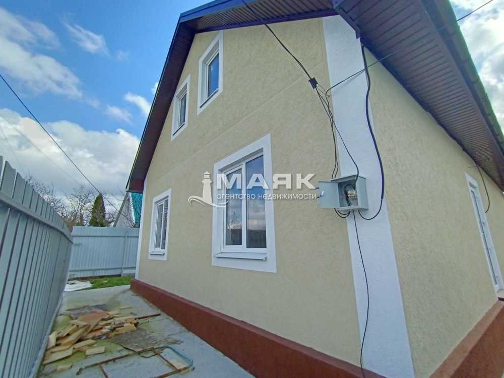 Дом 210 кв.м на участке 9 сот