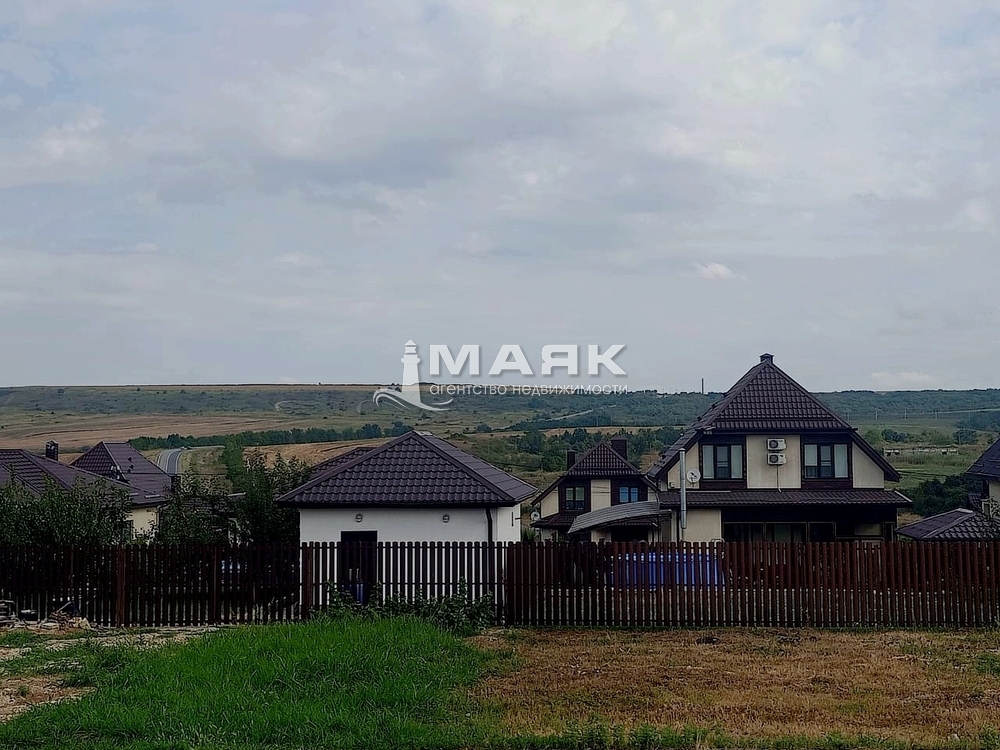 Дом 80 кв.м на участке 3.2 сот