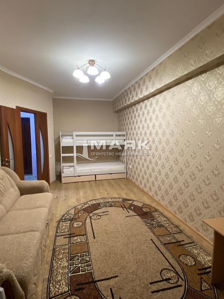 1-к. квартира 41.9 кв.м, 2/9