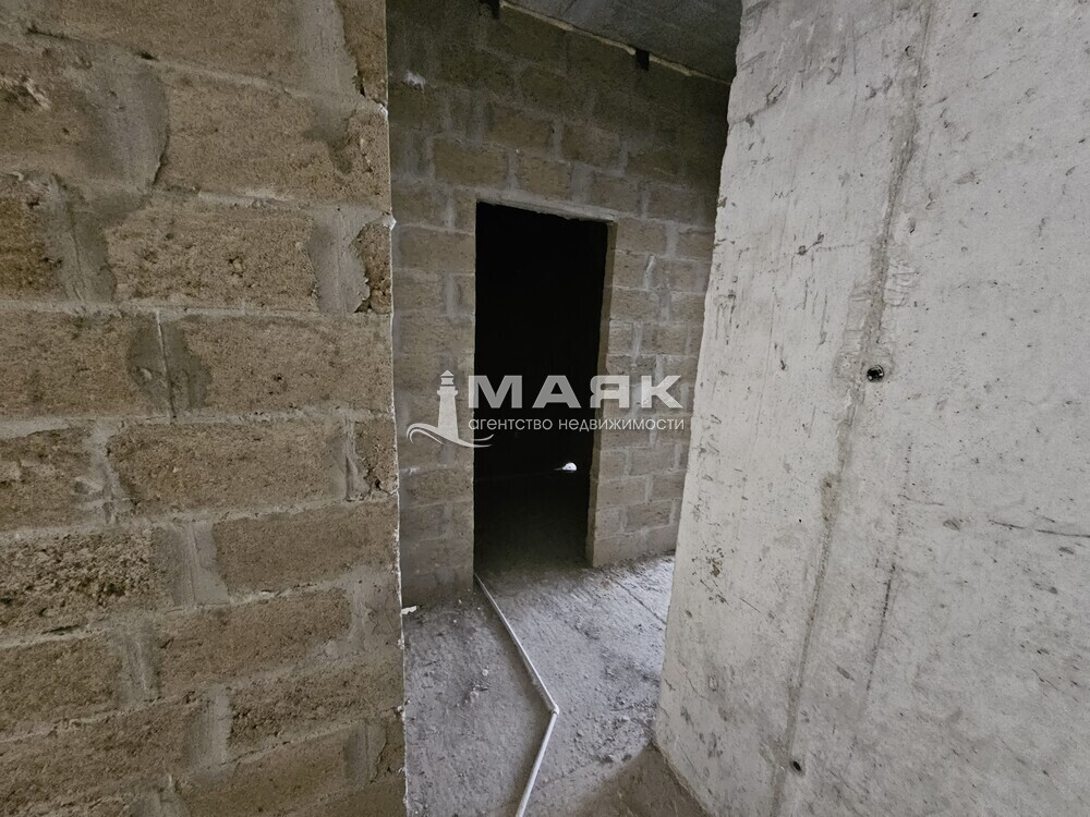 1-к. квартира 68 кв.м, 1/3