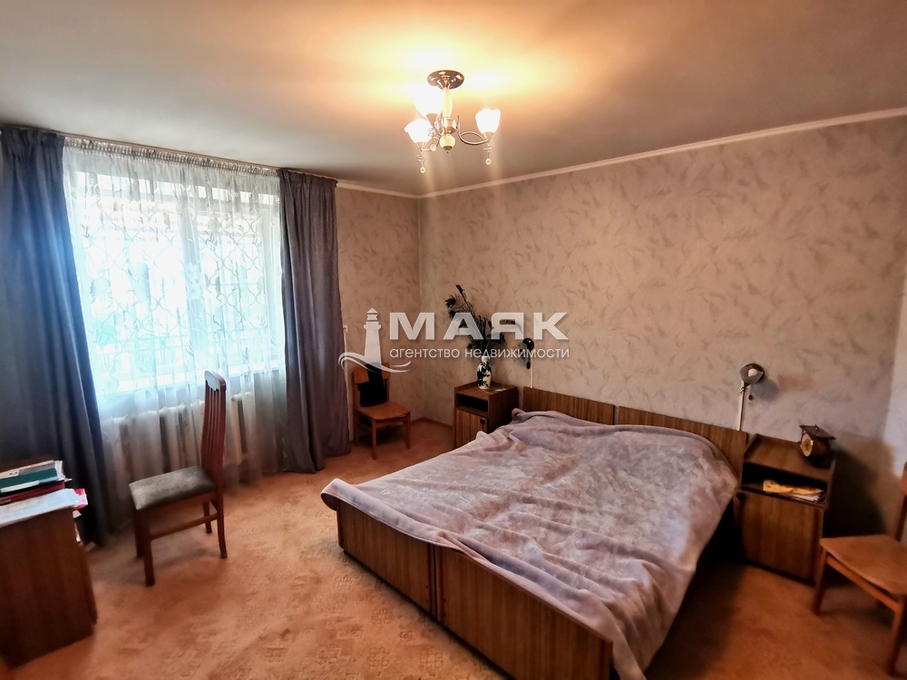 Дом 300 кв.м на участке 3 сот