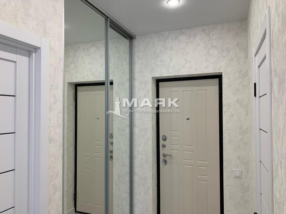 1-к. квартира 37 кв.м, 8/8