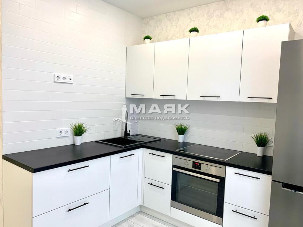 1-к. квартира 37 кв.м, 8/8