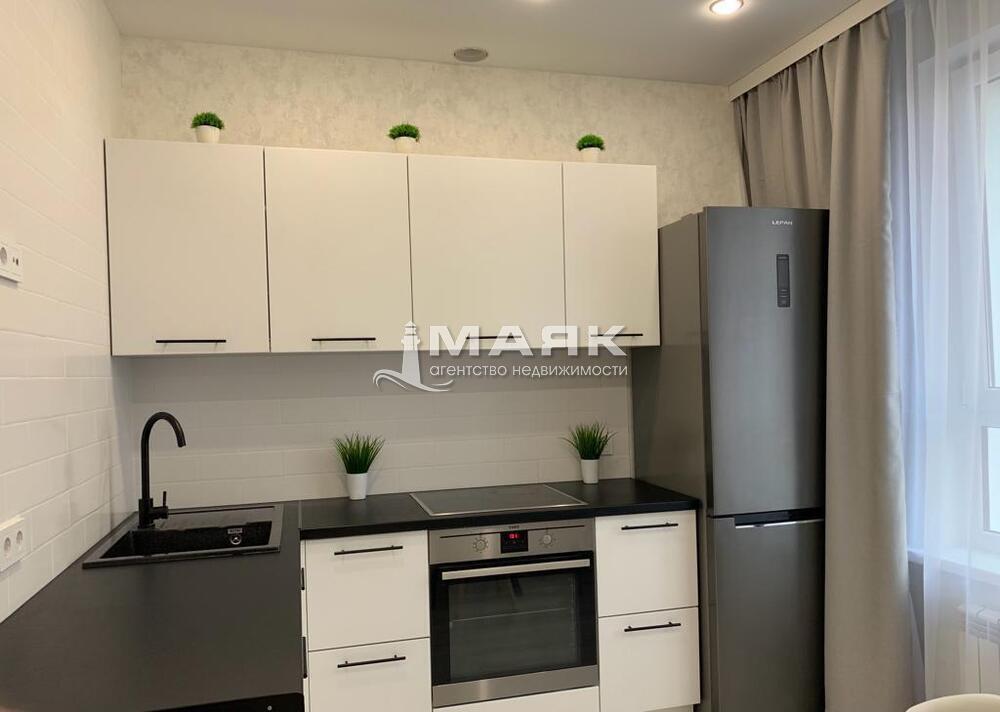 1-к. квартира 37 кв.м, 8/8