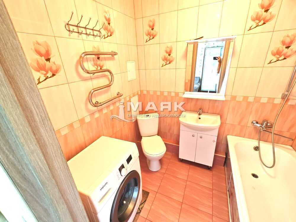 1-к. квартира 37.2 кв.м, 8/8