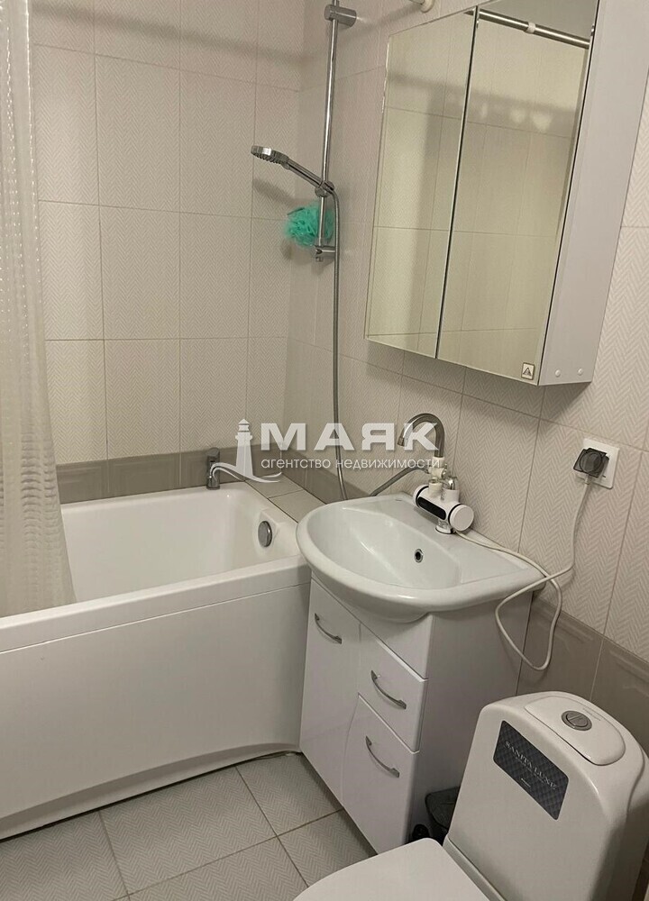 1-к. квартира 40 кв.м, 16/18