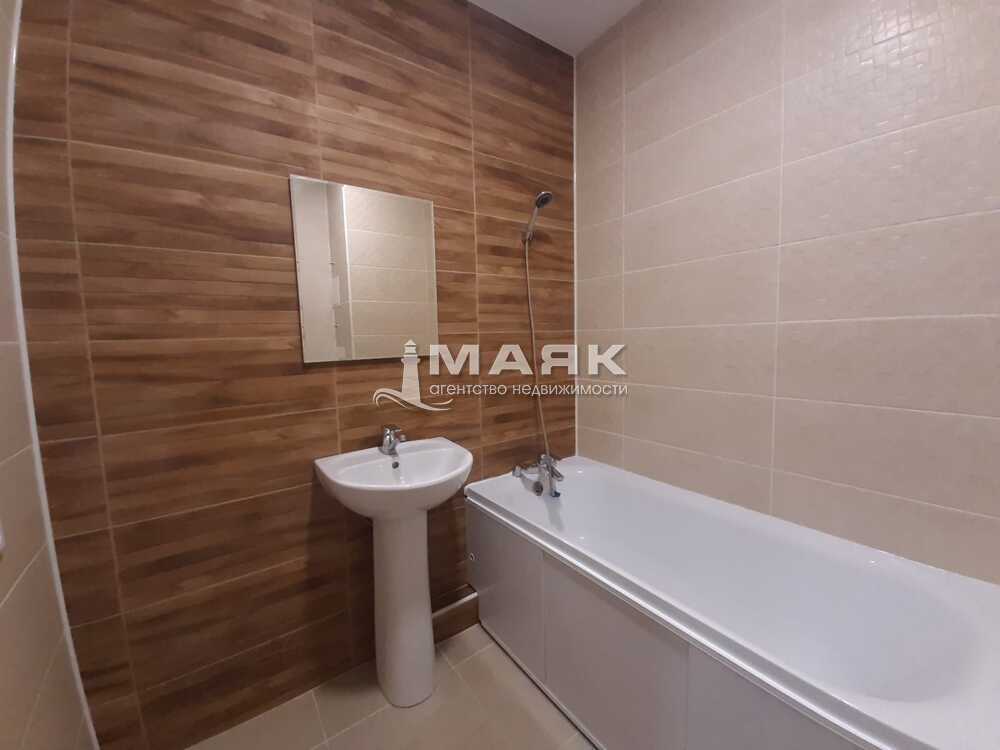 1-к. квартира 42 кв.м, 8/14