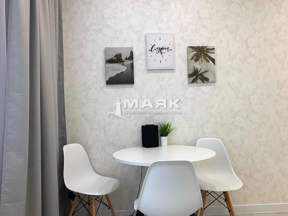 1-к. квартира 37 кв.м, 8/8