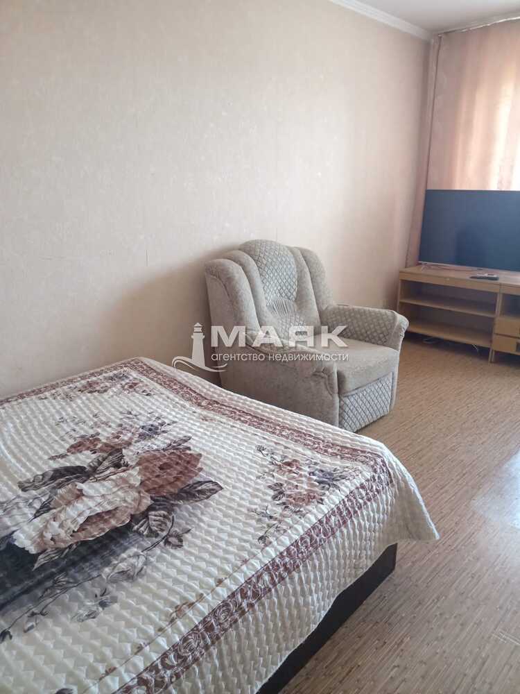 1-к. квартира 38 кв.м, 4/5