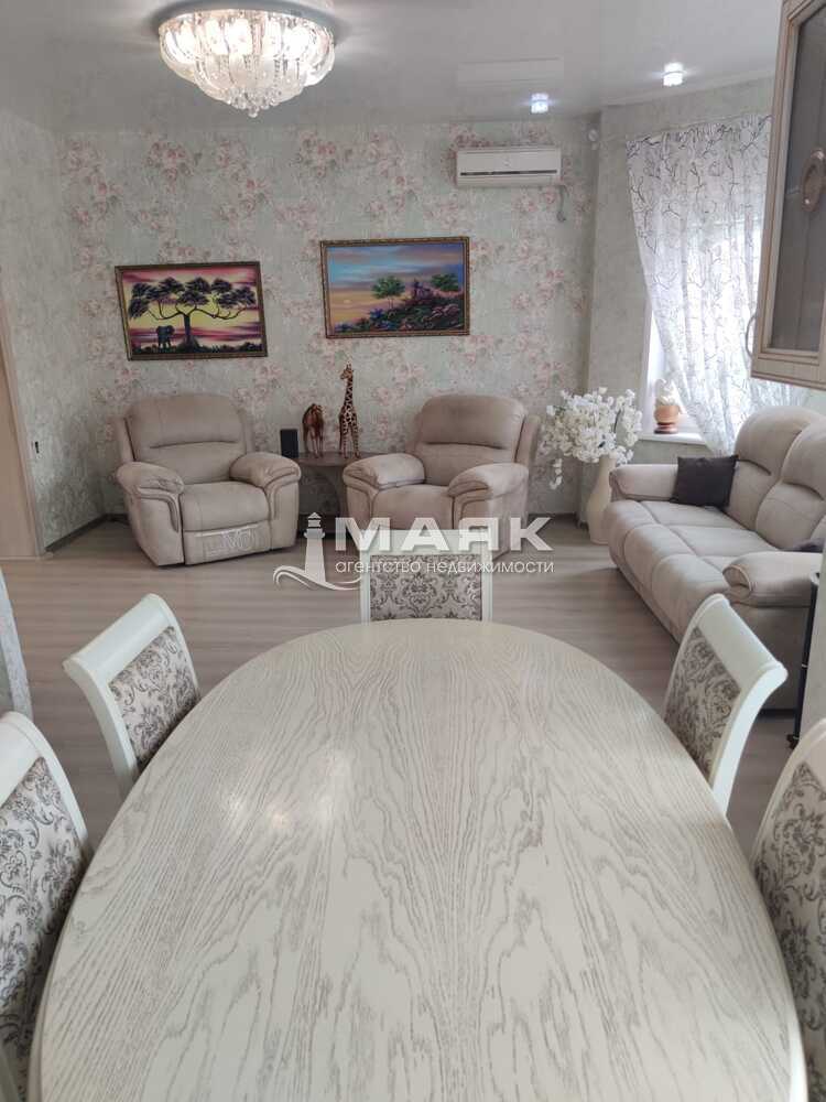 Дом 146.2 кв.м на участке 4 сот