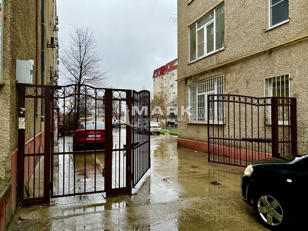 2-к. квартира 72 кв.м, 1/7