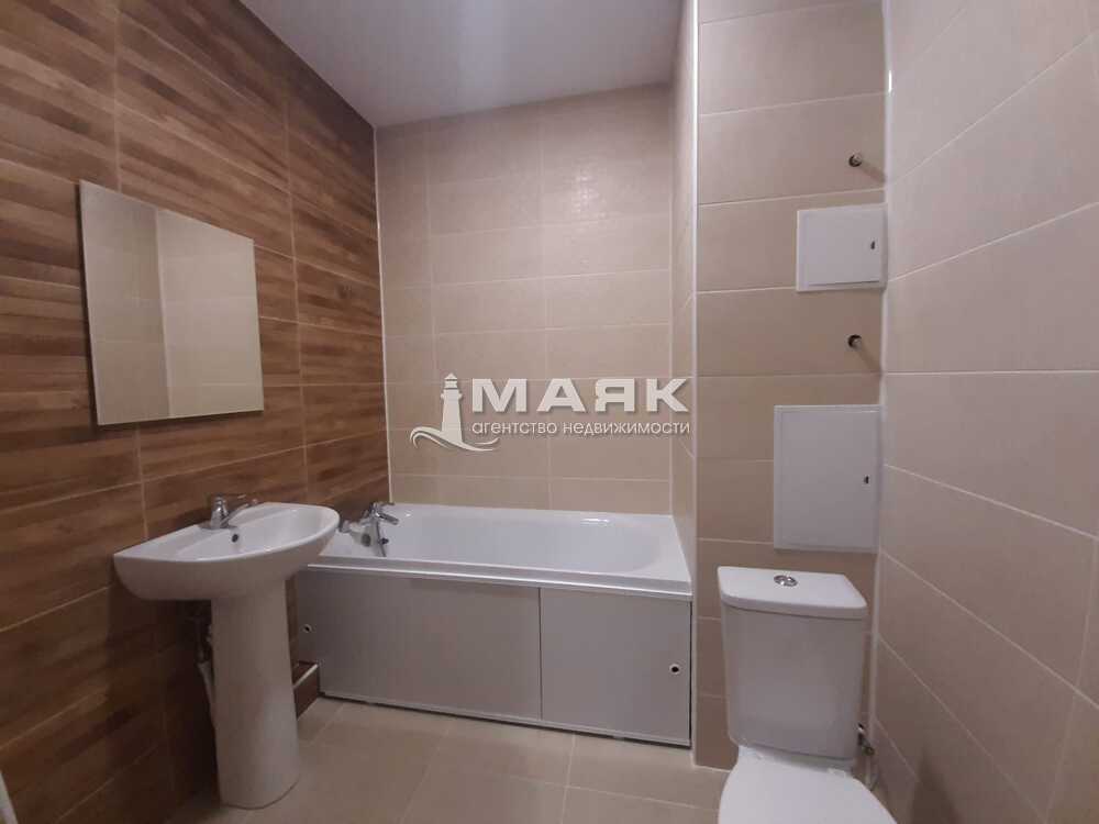 1-к. квартира 42 кв.м, 8/14