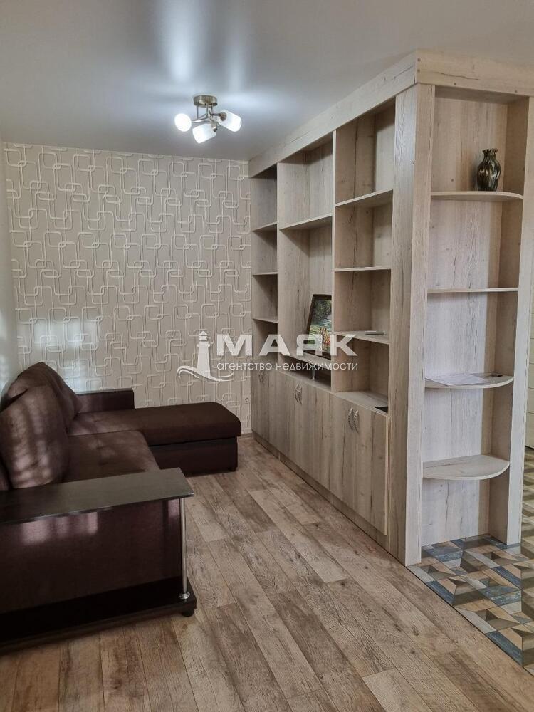 1-к. квартира 37.3 кв.м, 1/8