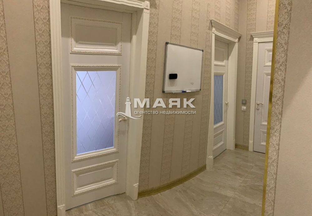 Дом 170 кв.м на участке 6.47 сот