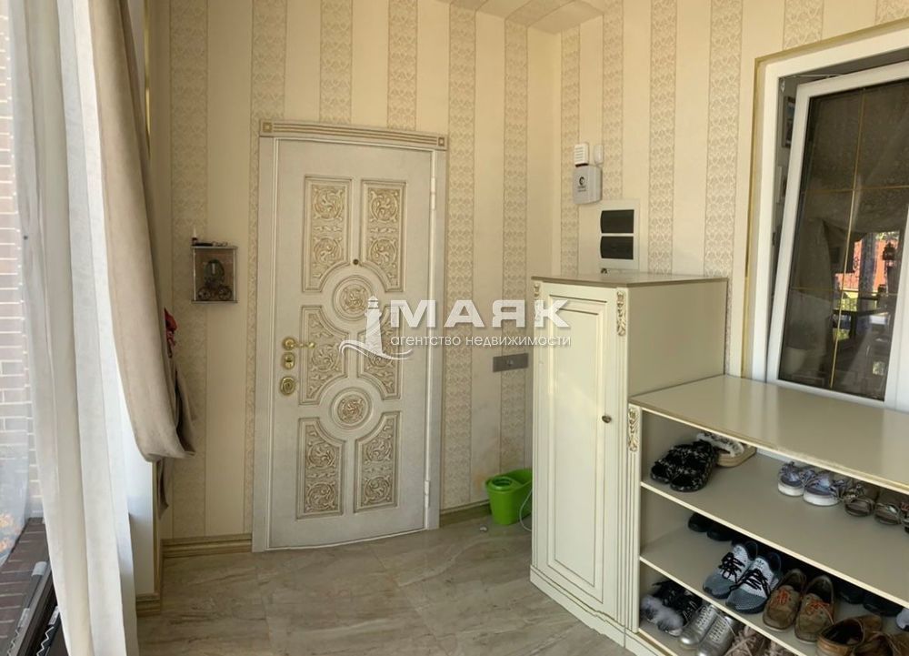 Дом 170 кв.м на участке 6.47 сот