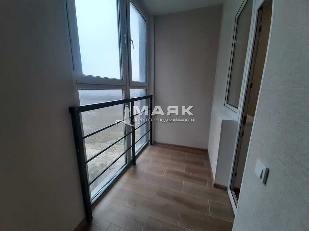 1-к. квартира 42 кв.м, 8/14