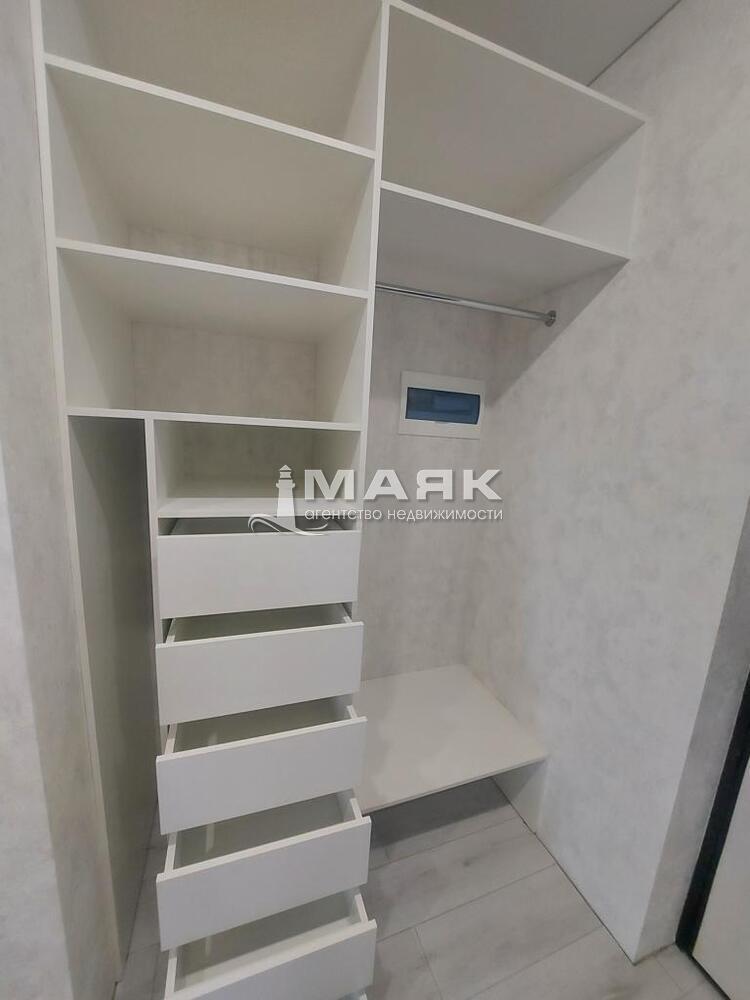 1-к. квартира 37 кв.м, 8/8