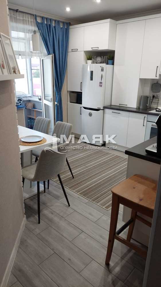 2-к. квартира 64 кв.м, 4/4