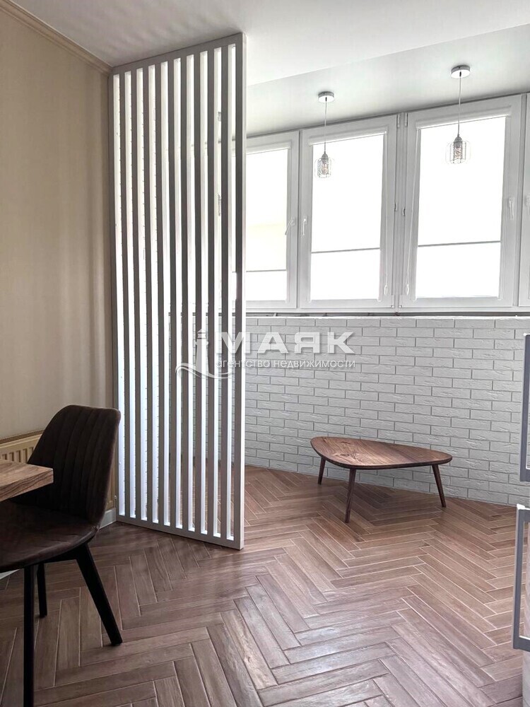 2-к. квартира 59.6 кв.м, 13/13